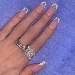 BUY ONE GET ONE FREE❗️Sparkle PressOns 🤍✨